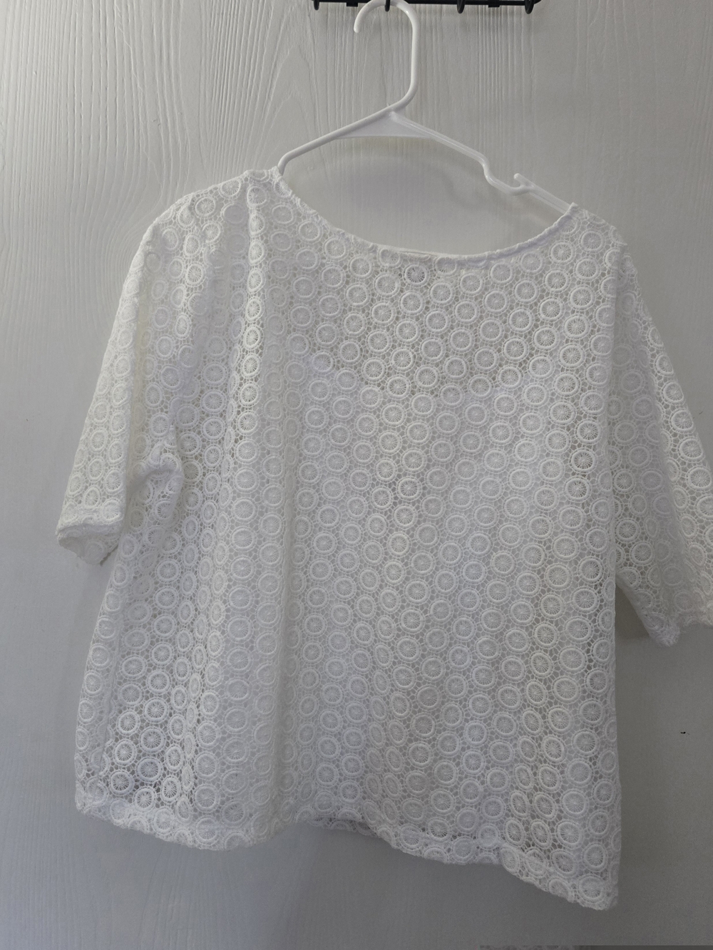 Liz Claiborne White Circular Lace Short Sleeve Blouse